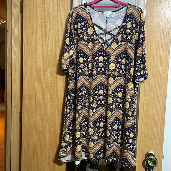 Espresso 3X V neck criss cross front tunic floral abstract Aztec print - Picture 1 of 10